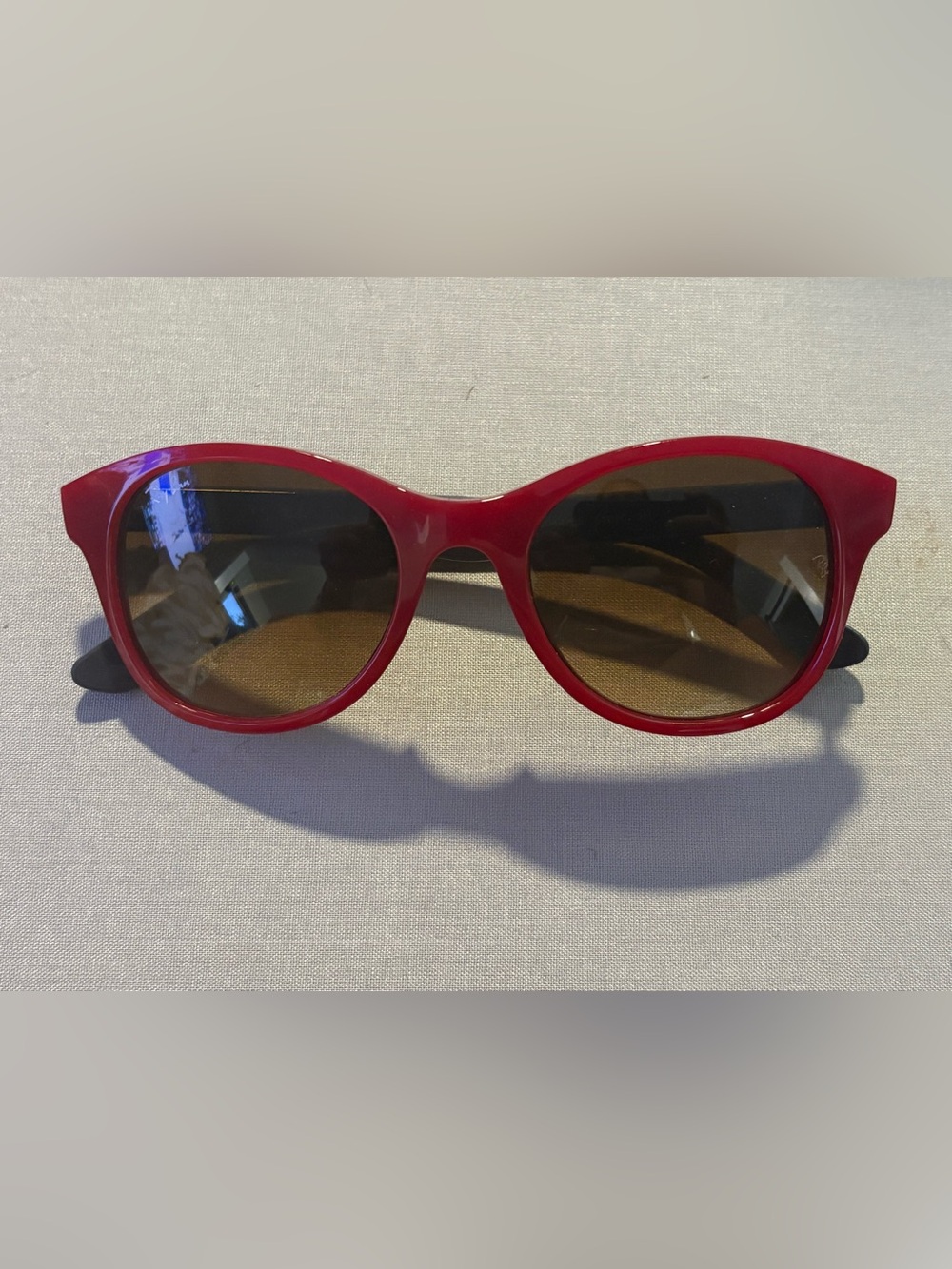 New in case Ray-Ban Red Rounded Women's Sunglasses with Brown Lenses